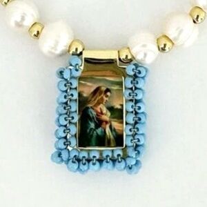 “Seed Bead Framed Mary the Contemplative” Virgin Mary Mother of Pearl Bracelet